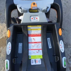 Chicco Keyfit 30 car seat base - NWOT